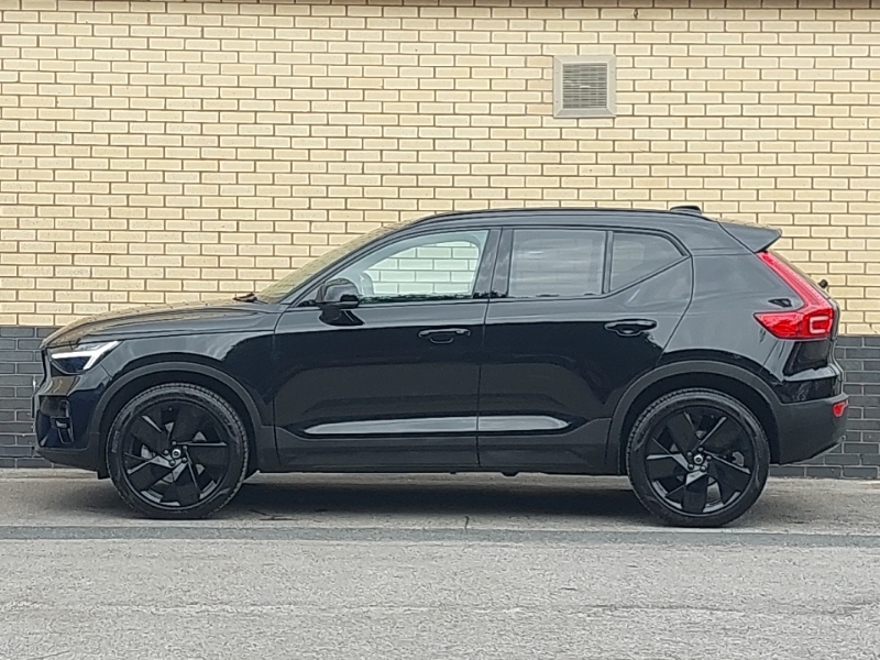 Volvo XC40 2.0 B4p Plus Black Edition Black #4