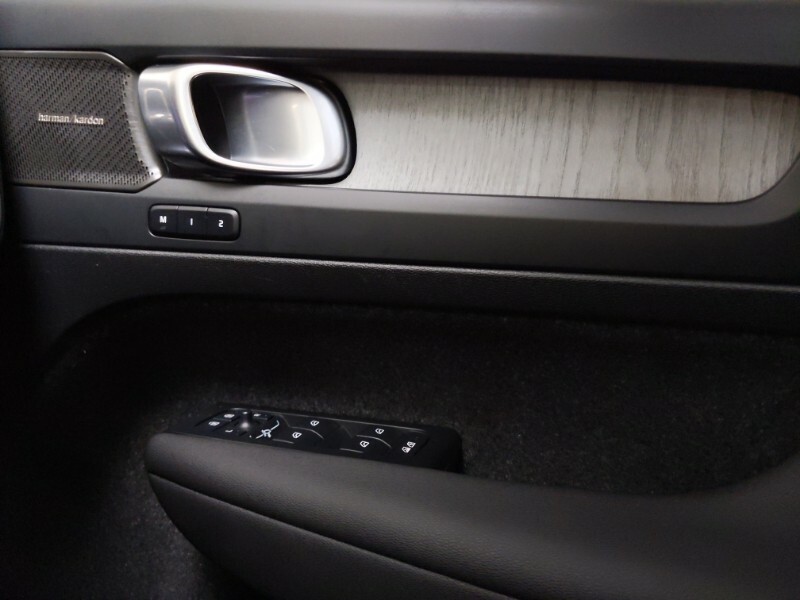 Volvo XC40 Ultra, B4 Mild Hybrid, Dark Silver #19