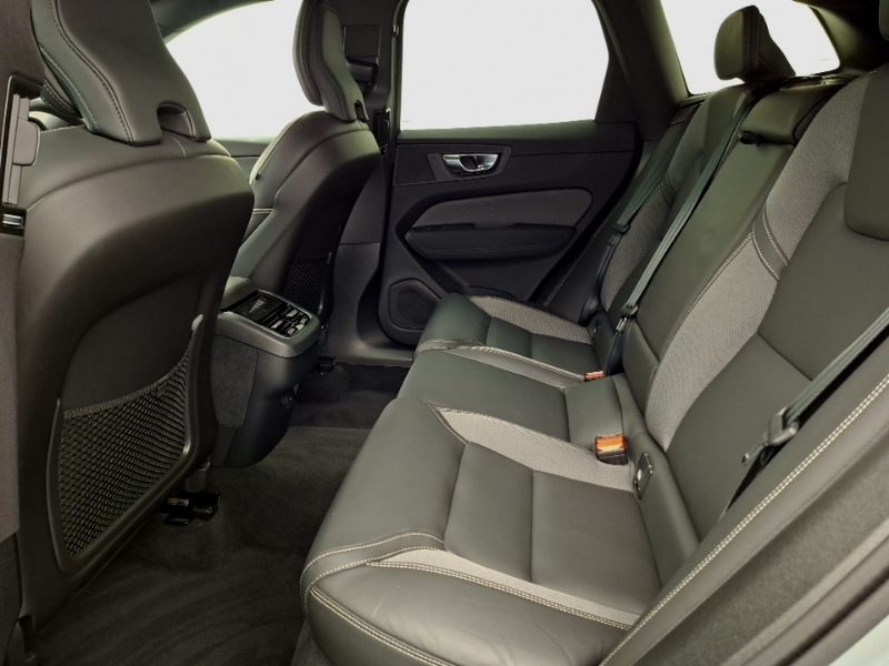Volvo XC60 2.0 B5p Plus Black Edition Awd Geartronic Grey #6