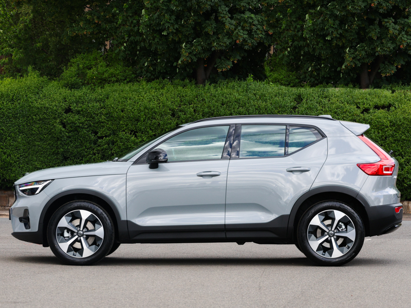Volvo XC40 2.0 B3p Plus Dark Grey #5