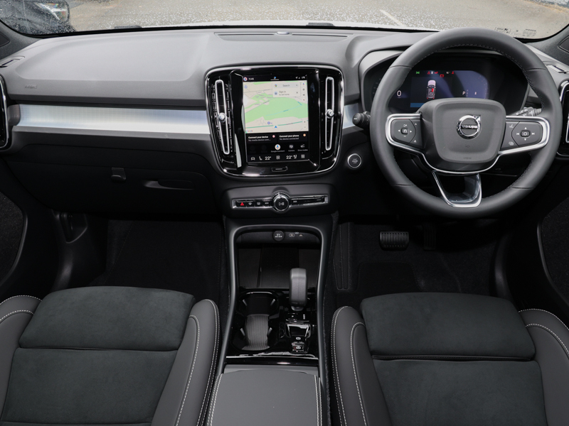 Volvo XC40 2.0 B3p Plus Dark Grey #3