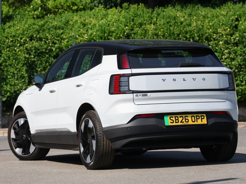 Volvo EX30 315Kw Twin Motor Performance Plus 69Kwh White #2