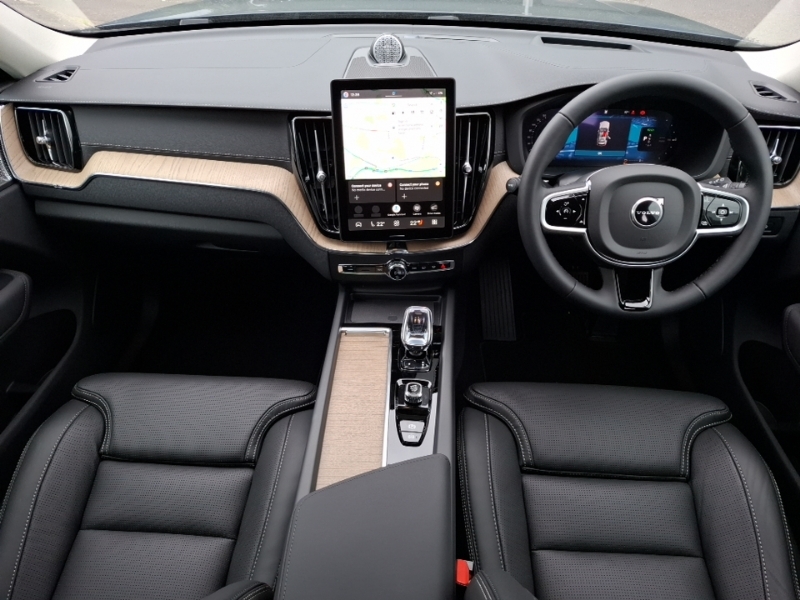 Volvo XC60 2.0 T8 455 Phev Ultra Bright Awd Gtron Ni Blue #3