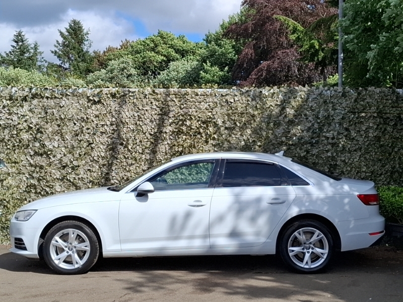 Audi A4 1.4T Fsi Sport White #4