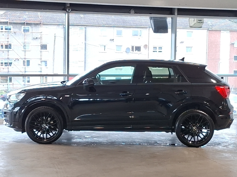 Audi Q2 35 Tfsi Black Edition S Tronic Black #4