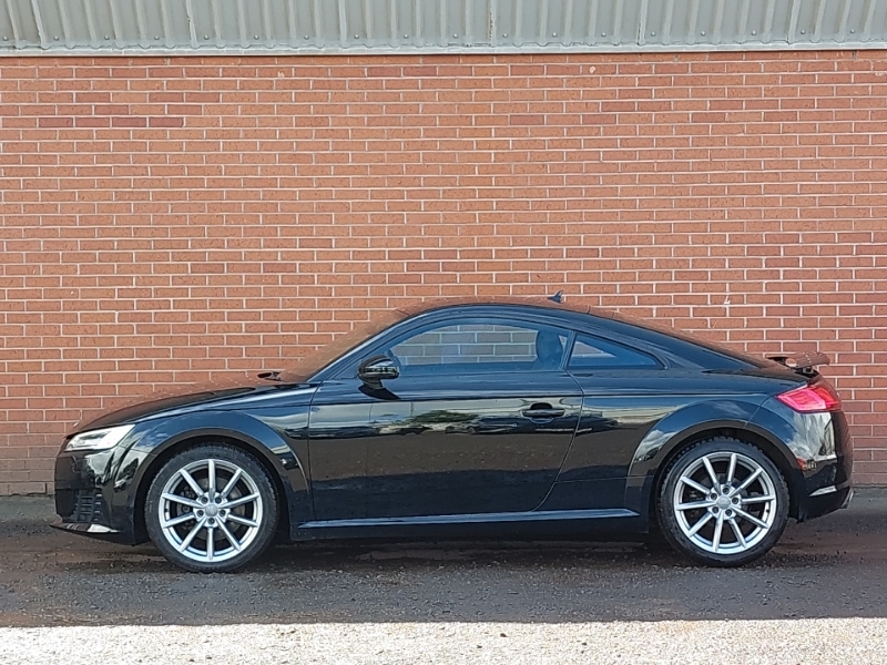 Audi TT 2.0 Tdi Ultra Sport Black #4