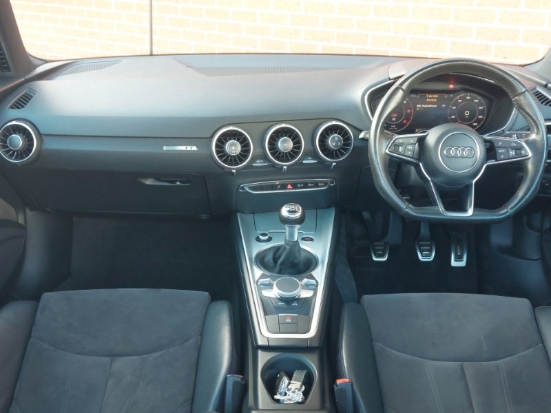 Audi TT 2.0 Tdi Ultra Sport Black #3