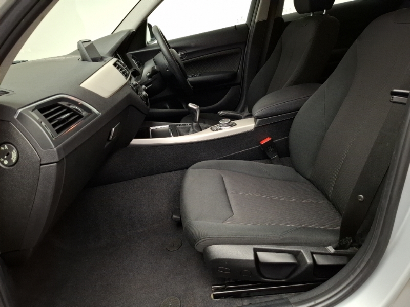 BMW 1 Series 118I 1.5 Se Business Navservotronic YC19HHJ Silver #5