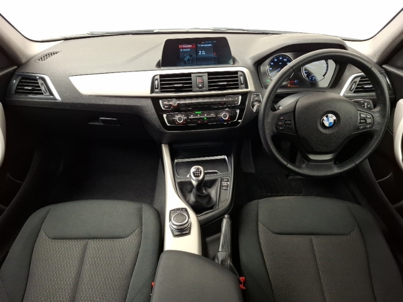 BMW 1 Series 118I 1.5 Se Business Navservotronic YC19HHJ Silver #3