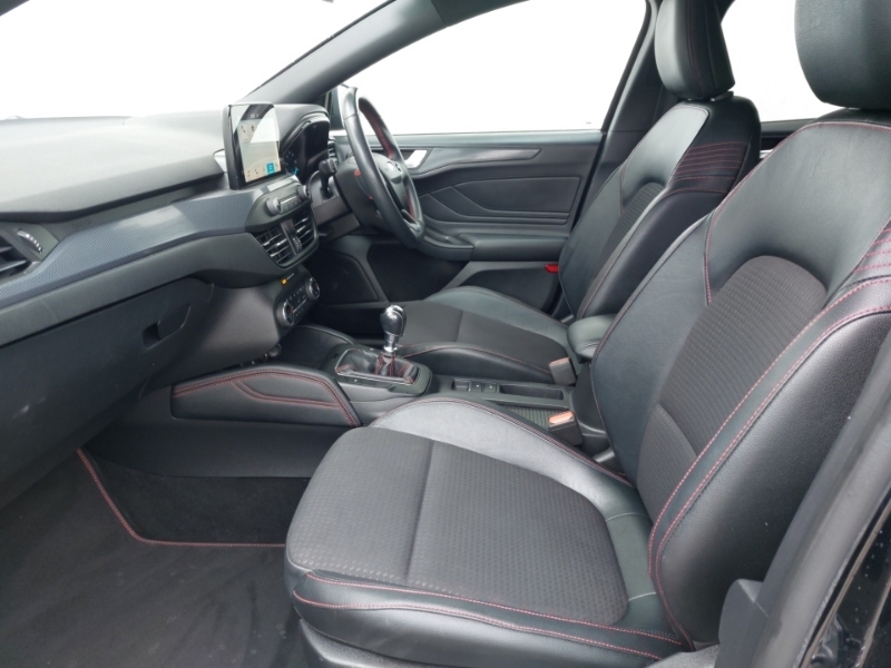 Ford Focus 1.0 Ecoboost 125 St-line X MJ69HTP Black #5