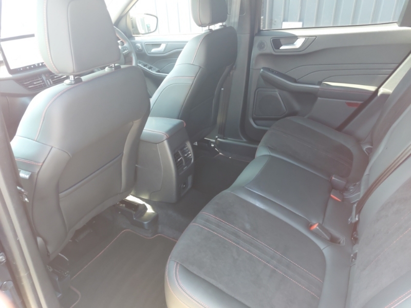 Ford Kuga 1.5 Ecoboost St-line Black #6
