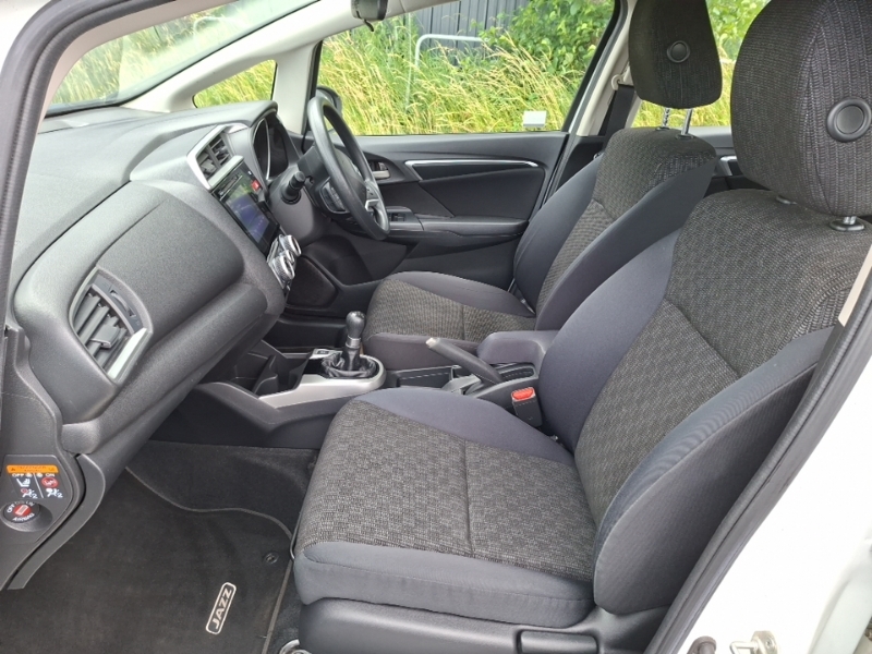 Honda Jazz 1.3 Se White #5