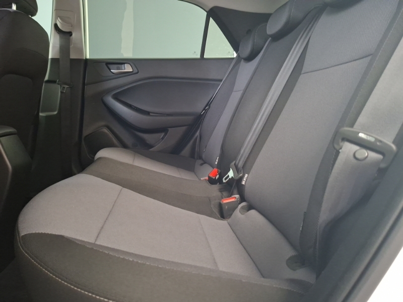Hyundai I20 1.2 Premium Nav White #6