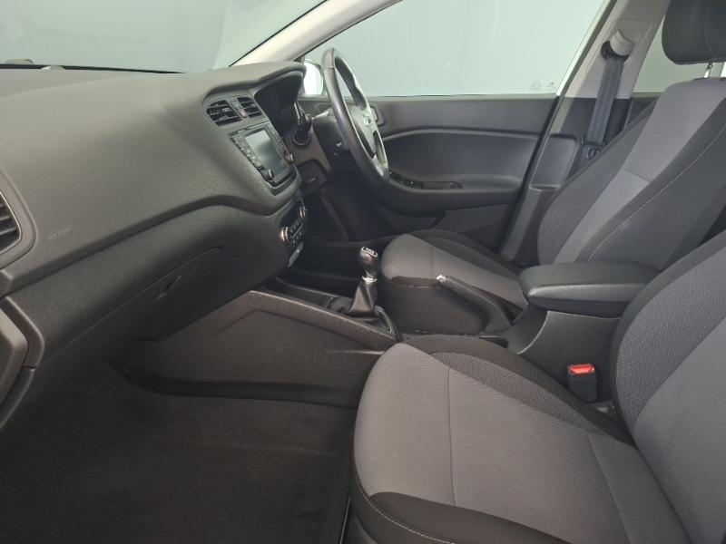 Hyundai I20 1.2 Premium Nav White #5