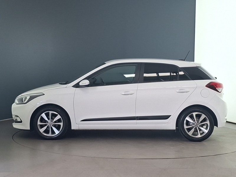 Hyundai I20 1.2 Premium Nav White #4