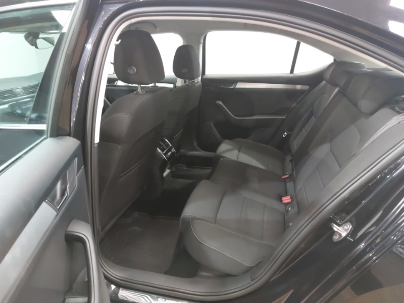 Skoda Superb 2.0 Tdi Cr Se Dsg 7 Speed Black #6