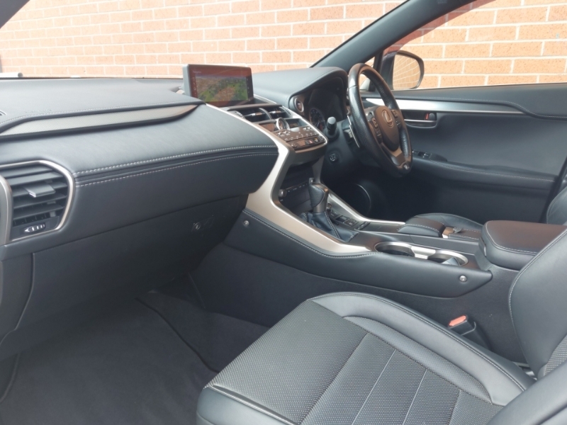 Lexus NX 300H 2.5 F-sport Cvt Premium Nav White #5