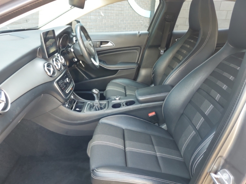 Mercedes-Benz GLA Class Gla 180 Urban Edition YO19EDV Grey #5