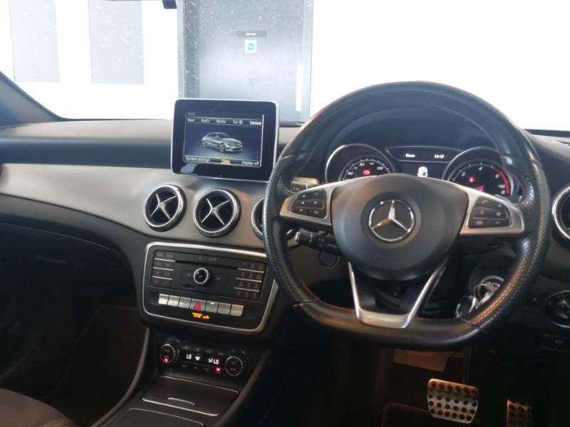 Mercedes-Benz CLA Class Cla 220D Amg Line 4Matic Tip White #4