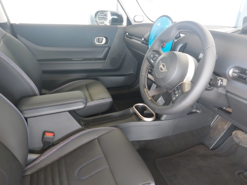 Mini Hatch 1.5 C Classic Level 2 Black #6