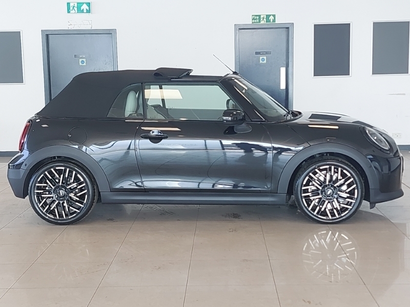 Mini Hatch 2.0 C Exclusive Level 1 Black #3