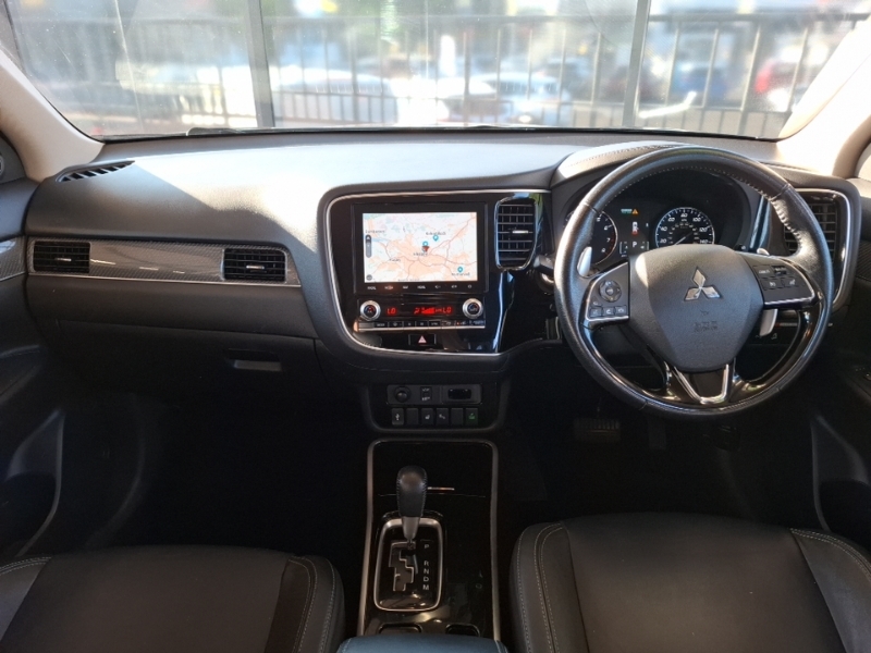 Mitsubishi Outlander 2.0 Exceed Cvt YD69UML Black #2