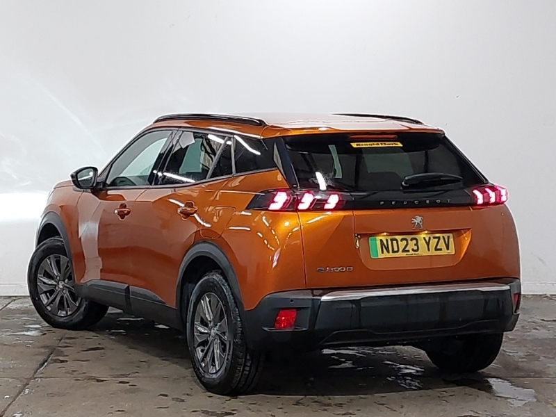 Peugeot e-2008 100Kw Active Premium 50Kwh Orange #2