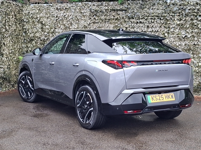 Peugeot 3008 157Kw Gt 73Kwh Grey #2