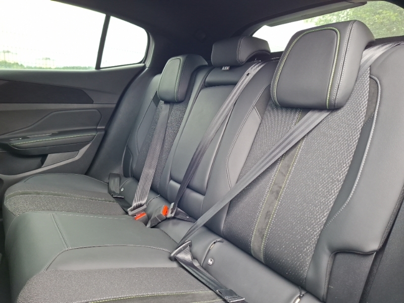 Peugeot 408 1.2 Hybrid 136 Gt E-dsc6 White #6