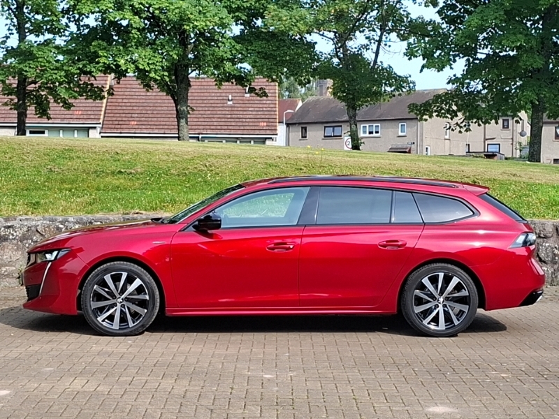 Peugeot 508 1.5 Bluehdi Gt Line Red #4