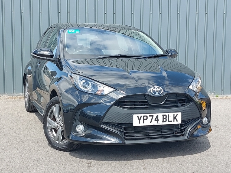 Toyota Yaris 1.5 Hybrid Icon Cvt Black