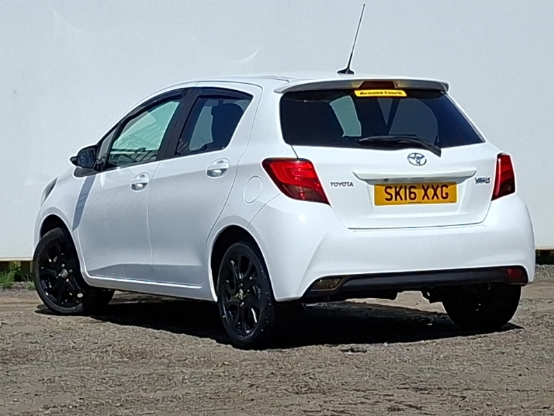 Toyota Yaris 1.33 Vvt-i Design SK16XXG White #2