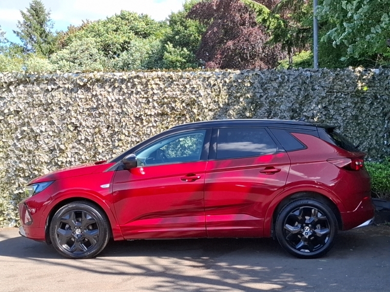 Vauxhall Grandland 1.2 Turbo Ultimate Red #4