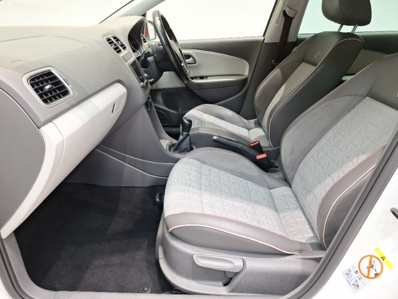 Volkswagen Polo 1.2 Tsi R-line ND67KRV White #5