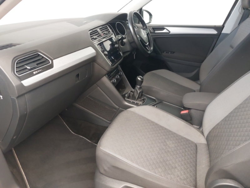 Volkswagen Tiguan 1.5 Tsi 150Ps R-line Tech Evo Dsg Black #5