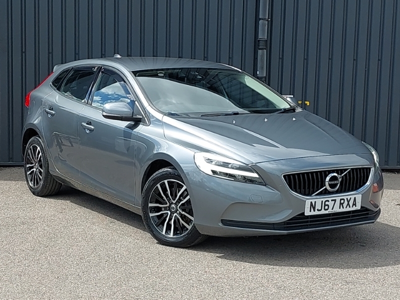 Volvo V40 T3 152 Momentum Nav Plus Grey