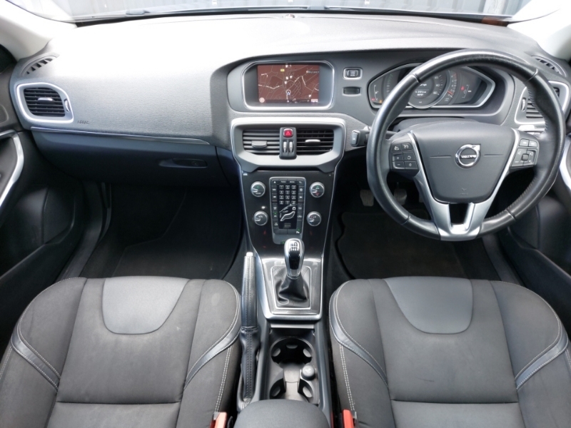 Volvo V40 T3 152 Momentum Nav Plus Grey #3