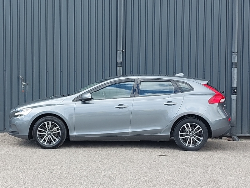 Volvo V40 T3 152 Momentum Nav Plus Grey #4