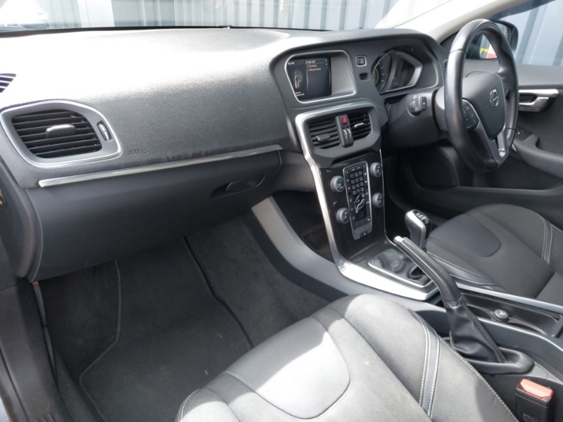 Volvo V40 T3 152 Momentum Nav Plus Grey #5