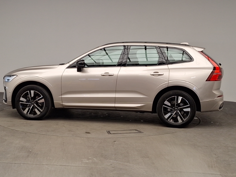 Volvo XC60 2.0 B5p Plus Dark Awd Geartronic SO25KHD Gold #4