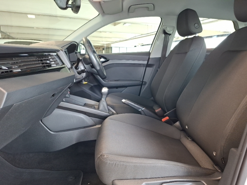 Audi A1 1.0 Tfsi Se NG19XJU White #5
