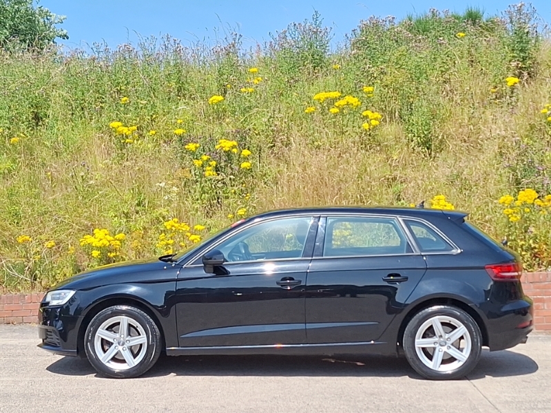 Audi A3 1.0 Tfsi Se CP17VJM Black #4