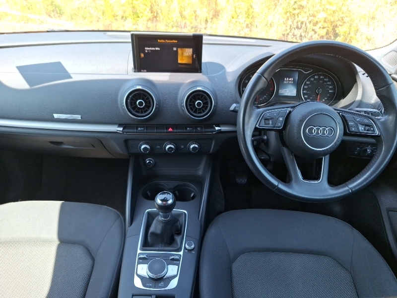 Audi A3 1.0 Tfsi Se CP17VJM Black #3