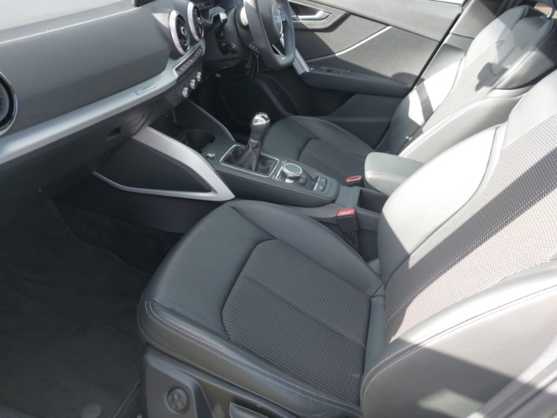 Audi Q2 30 Tfsi Black Edition SE23WLZ Grey #5