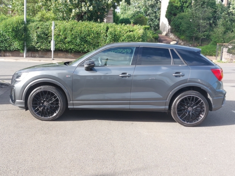 Audi Q2 30 Tfsi Black Edition SE23WLZ Grey #4