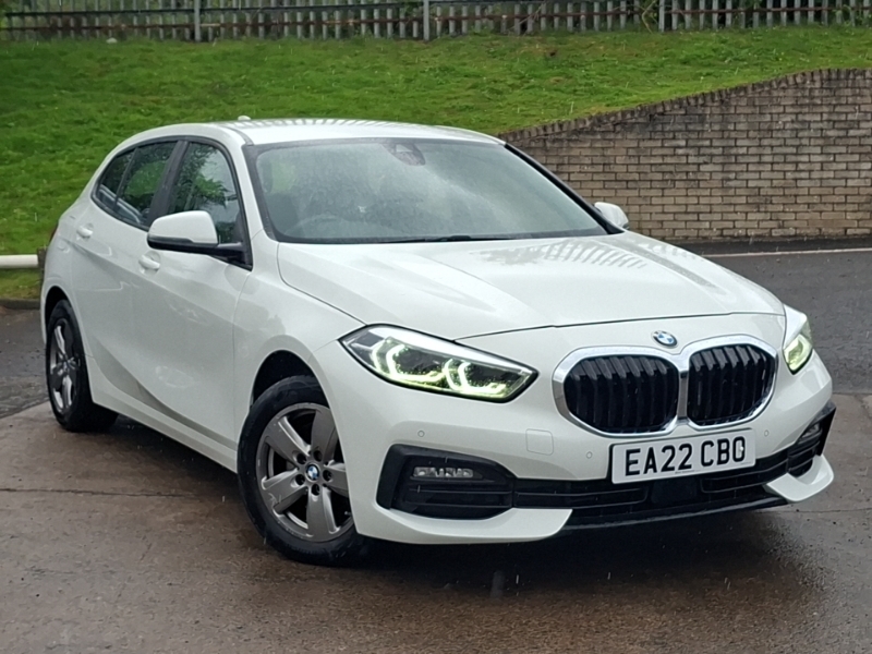 BMW 1 Series 118I 136 Se Live Cockpit Professional White