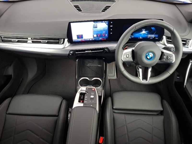 BMW iX1 150Kw Edrive20 M Sport 65Kwh Blue #4