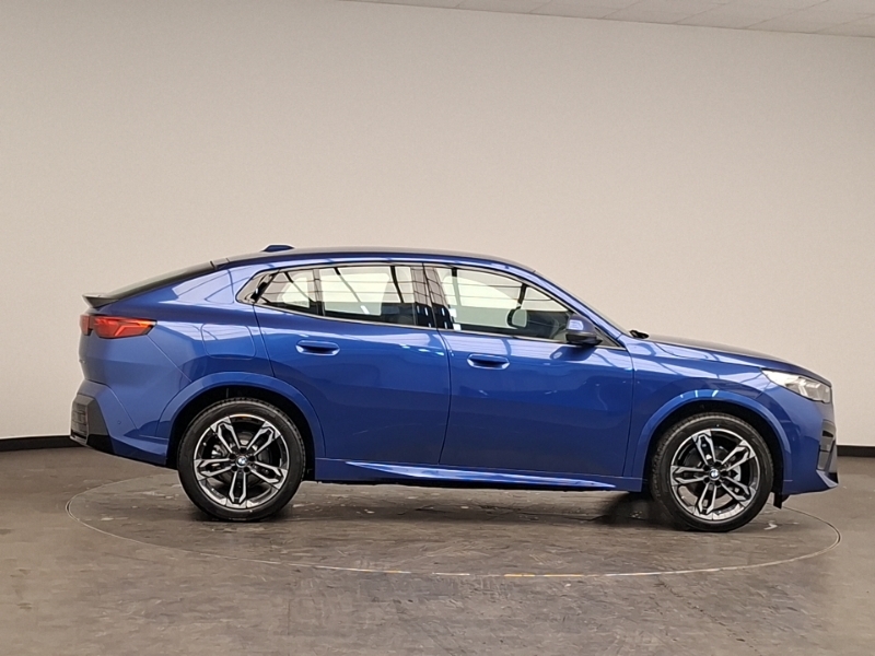 BMW iX2 150Kw Edrive20 M Sport 65Kwh Blue #3