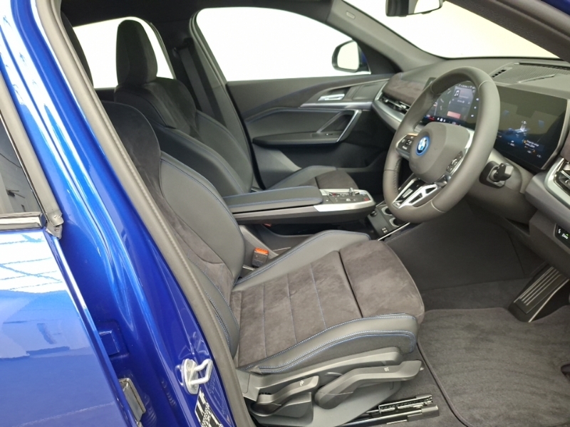 BMW iX2 150Kw Edrive20 M Sport 65Kwh Blue #6