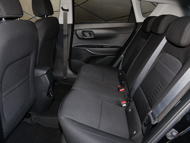 Hyundai Bayon 1.0 Tgdi 90 Tech Line Black #6